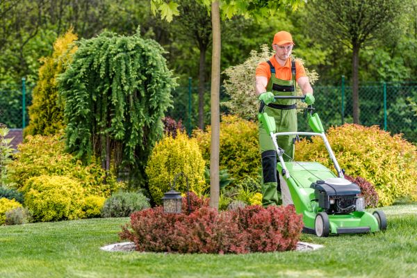 Commercial Yard Maintenance in Birmingham
